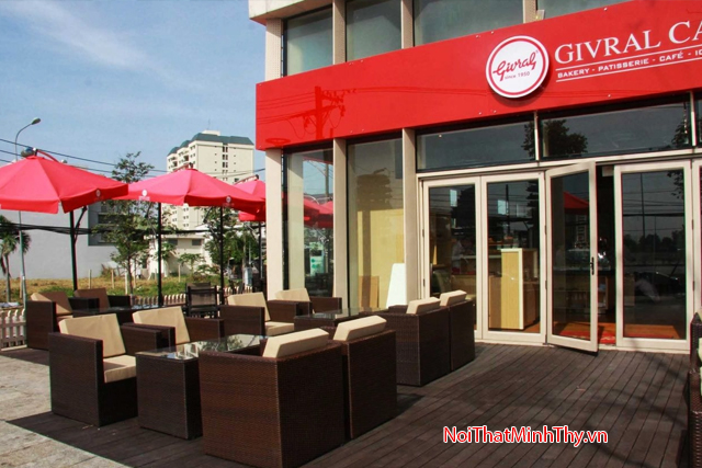 Nội thất nhựa giả mây Minh Thy cung cấp sofa mây nhựa tại Givral cafe