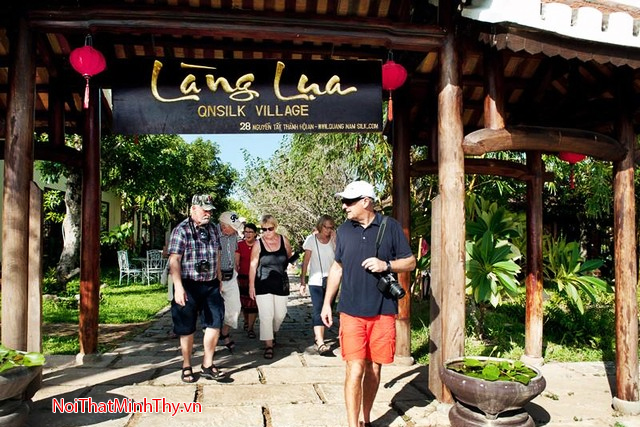 Làng Lụa Hội An chọn Bàn Ghế Nhựa Giả Mây Minh Thy là cung cấp