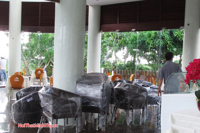 bàn ghế nhựa giả mây