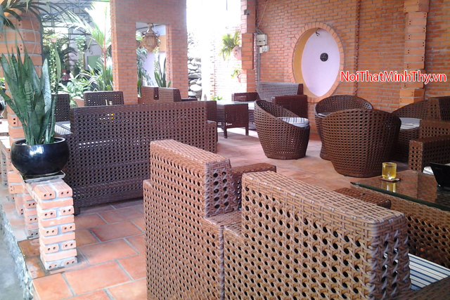 sofa nhựa giả mây