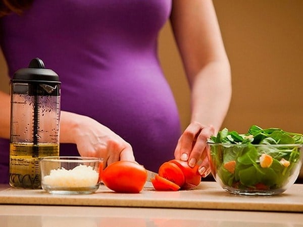 Chế độ dinh dưỡng cho mẹ bầu có thai nhi nhẹ cân
