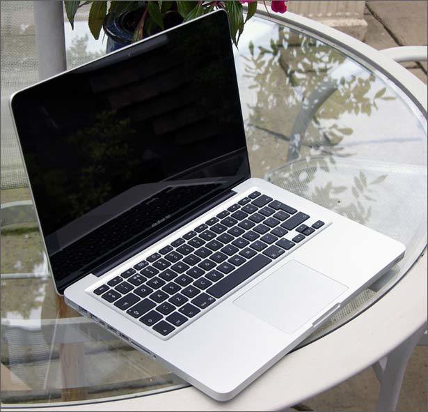  Macbook Pro MC700 