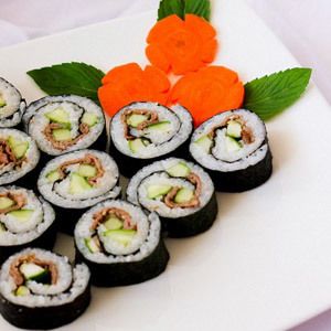 Sushi thanh cua