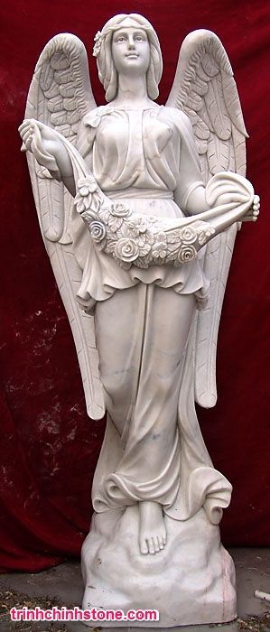 tượng đá thiên thần túi vải hoa
