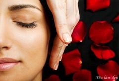 Tinh dầu massage và dưỡng da mặt Hoa hồng