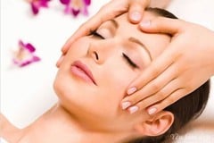 Tinh dầu massage và dưỡng da mặt hồng phong lữ