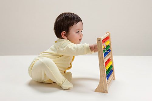 Cách chọn đồ dùng đồ chơi mầm non cho trẻ