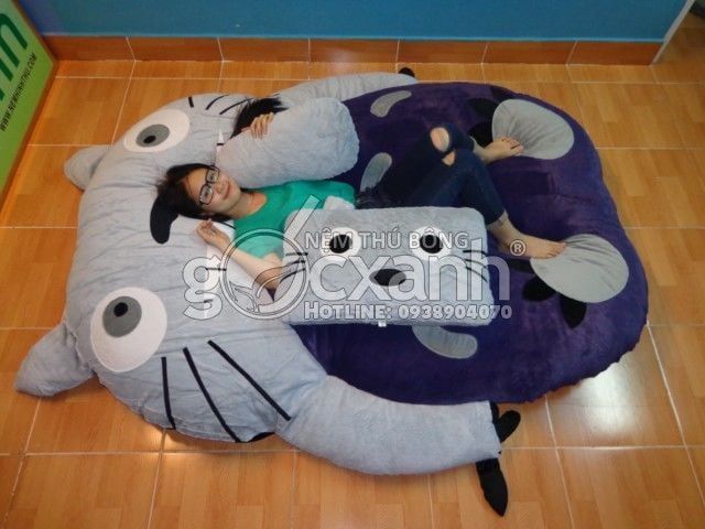 Nệm thú bông Totoro nhe răng (1.6 x 2.1m)