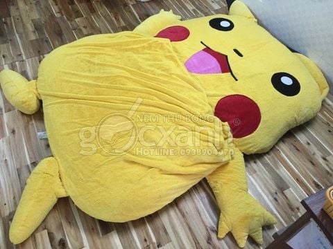 nem thu bong pikachu