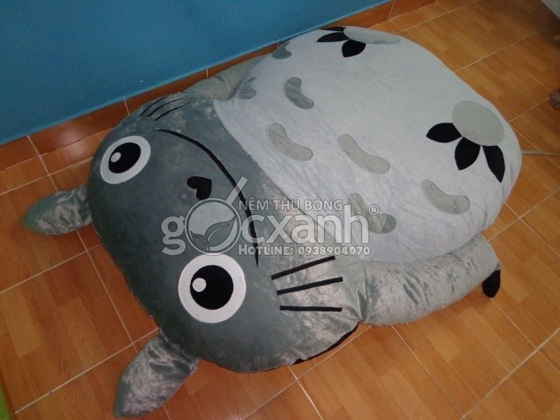Totoro mặt lém cao cấp không mền (1.4 x 1.9m)