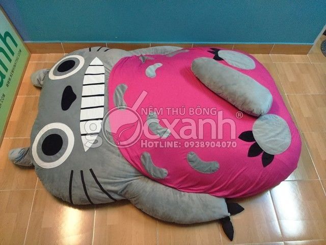 Nệm thú bông Totoro cười (bụng nhung mền thun) (1.6 x 2.1m)