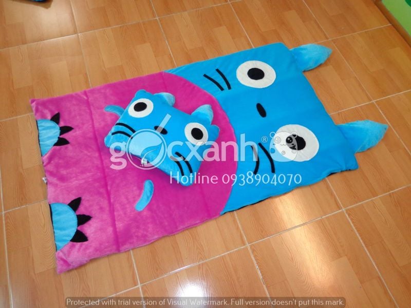 Nệm mỏng Totoro xanh - hồng 74 x 120cm
