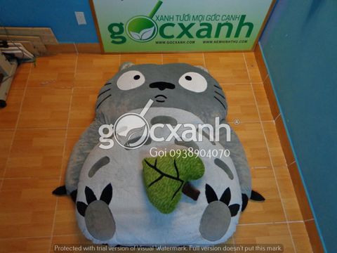 Nệm thú bông Totoro ngây ngô