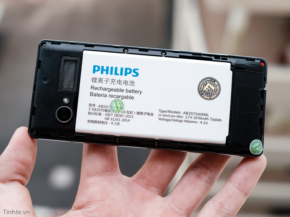 Trên tay Philips E170: điện thoại cơ bản 2 sim, kết nối với smartphone như tai nghe Bluetooth