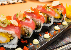 Buffet Sushi và Lẩu Nhật 50 Món Tại Nhà Hàng Mặt Trời Đỏ Akataiyo