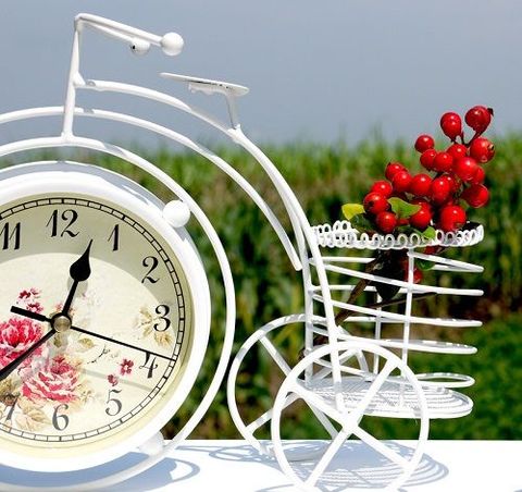 Đồng hồ rổ đựng viết