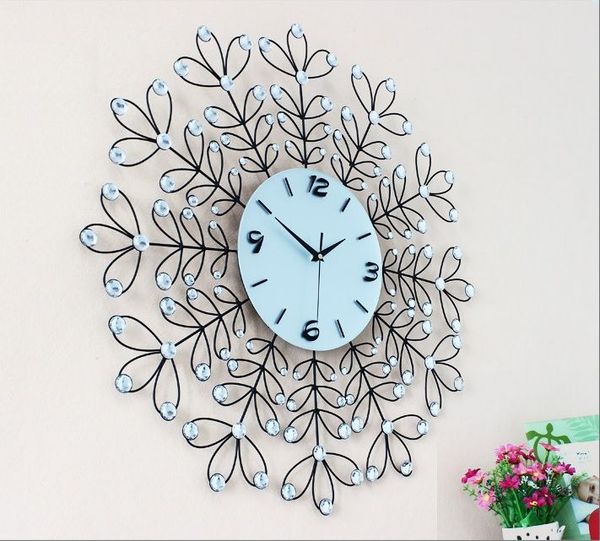 Đồng hồ treo tường đính đá 08