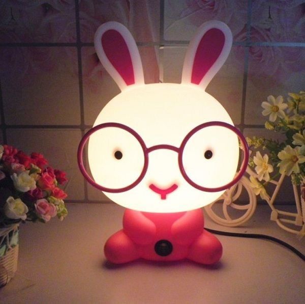 Đèn ngủ hình thỏ đeo kính