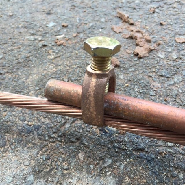 Ốc siết cáp - cà na