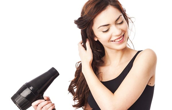 Giữ nếp tóc xoăn: Bạn muốn giữ nếp tóc xoăn lâu hơn? Hãy tham khảo hình ảnh về cách giữ nếp và bảo vệ mái tóc để không phải lo ngại về tóc bết dính, không đều màu hoặc hư tổn.