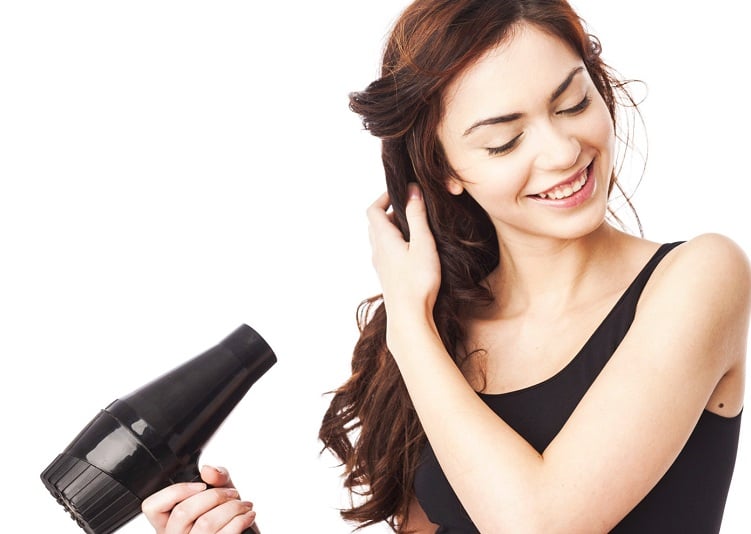 9 mẹo hay hữu ích với máy sấy tóc